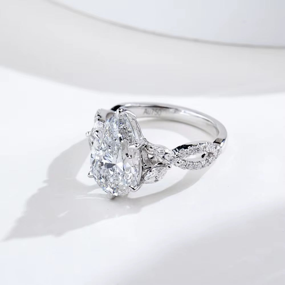 Pierścionek z 3ct diamentem laboratoryjnym, wykonany z 18k złocie.