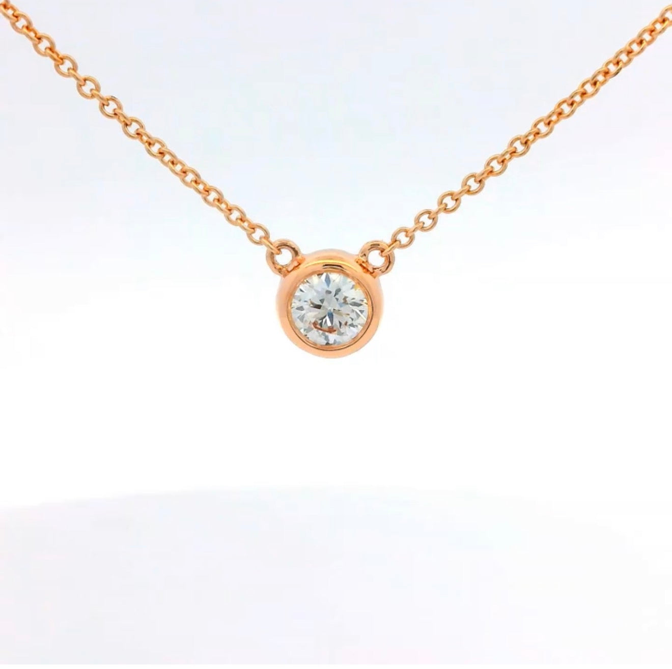 Delikatna zawieszka z 2ct diamentem laboratoryjnym w złocie próby 585