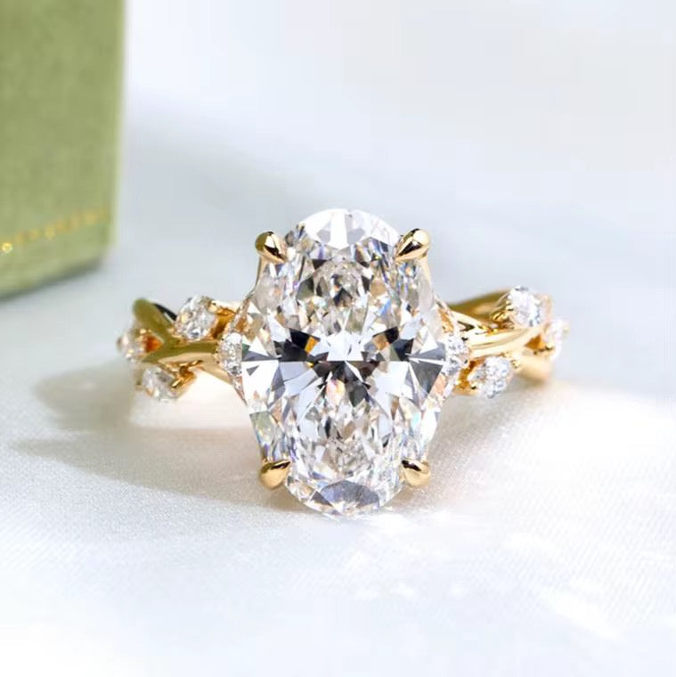 Niesamowity pierścionek z 5ct diamentem laboratoryjnym.