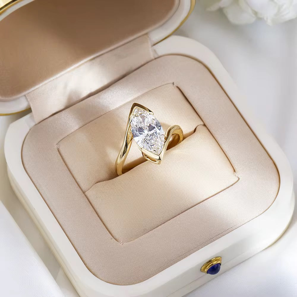 Pierścionek z 3 karatowym diamentem laboratoryjnym w złocie 750 (18K)