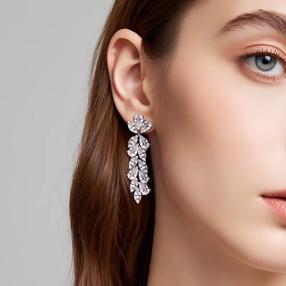 Kolczyki z diamentami laboratoryjnymi