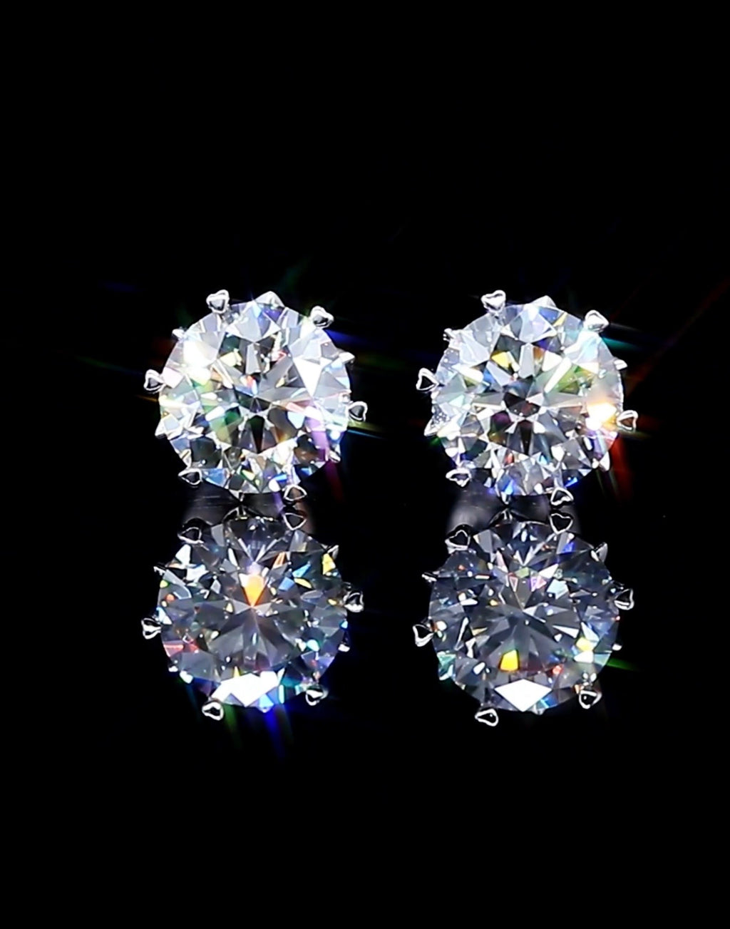 Kolczyki z diamentami laboratoryjnymi  o łącznej masie 4ct w złocie