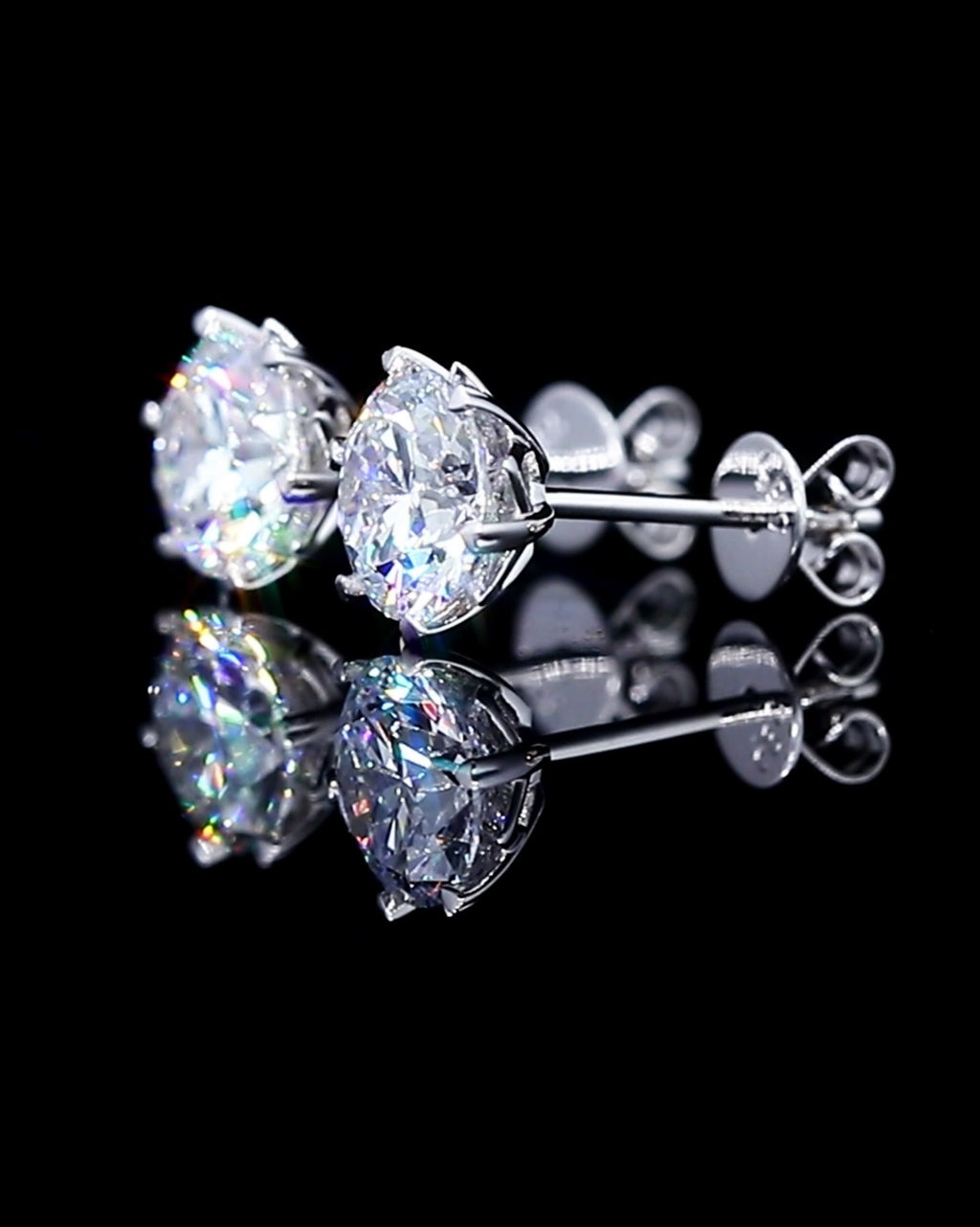 Kolczyki z diamentami laboratoryjnymi  o łącznej masie 4ct w złocie